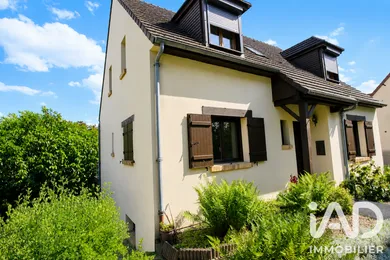 Maison traditionnelle à Champagne-sur-Oise (95660)