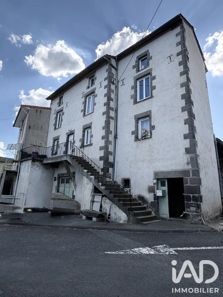 Maison 7 pièces 157 m² · à Chatel - Guyon · 157 m² · 198 000 €
