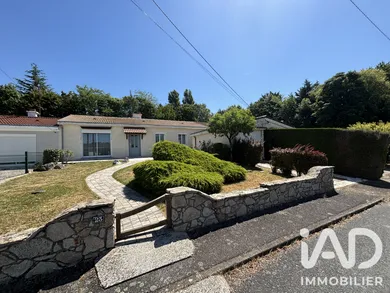 House in Montrevault (49110)