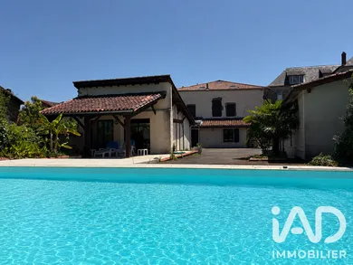 Townhouse in Aire-sur-l'Adour (40800)