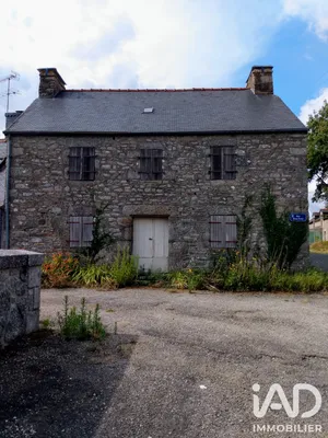Maison de village à Saint-Nicolas-du-Pélem (22480)