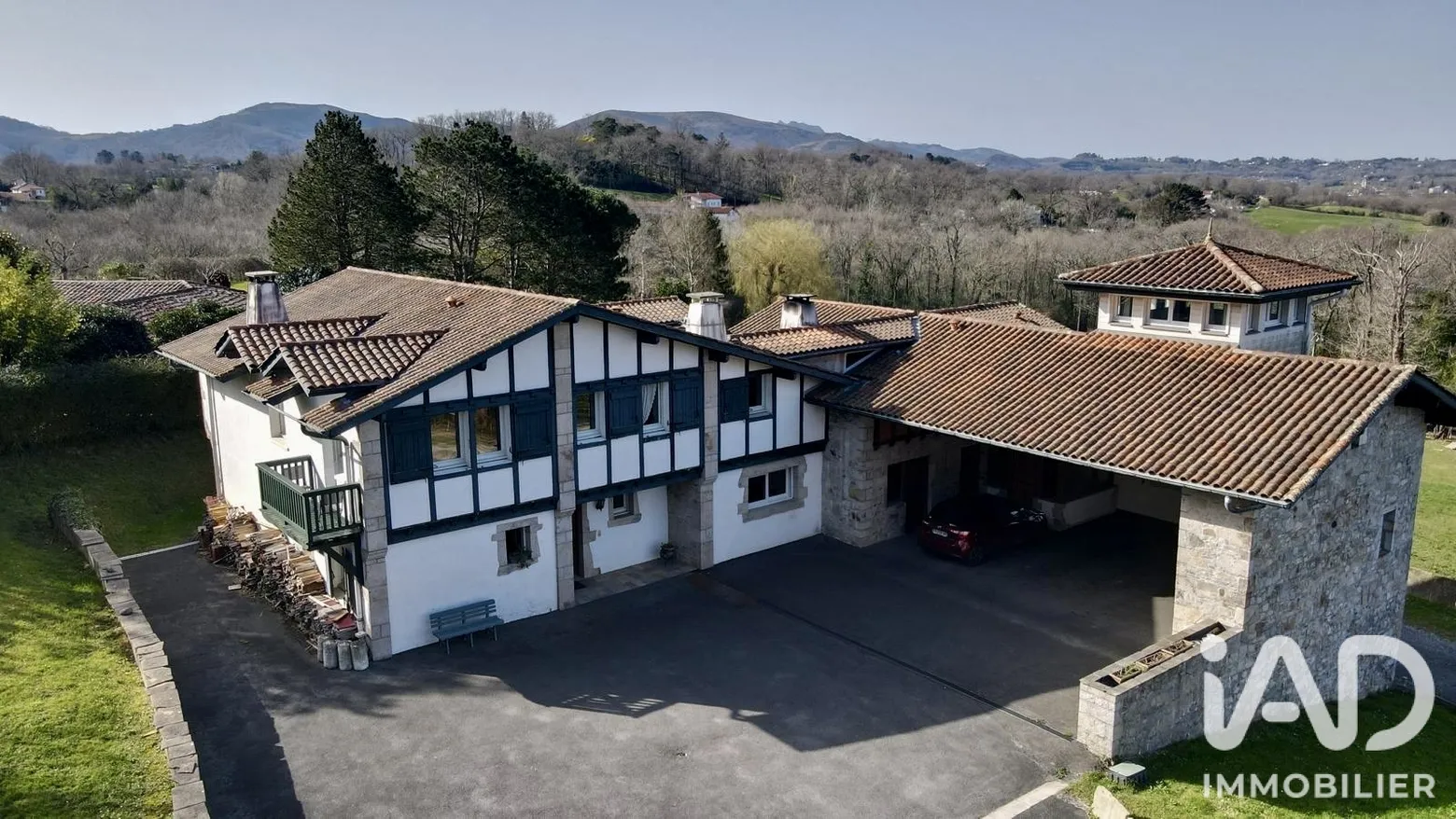 Vente maison à Urrugne (64122) : maison traditionnelle 10 pièces 300 m² - 2055976 — 2
