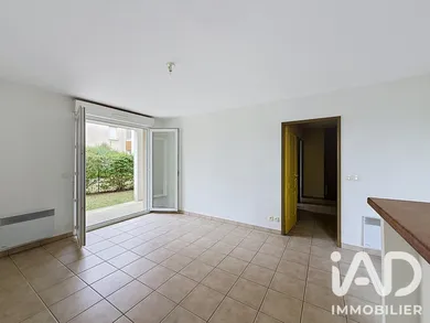 Apartment in Lescar (64230)