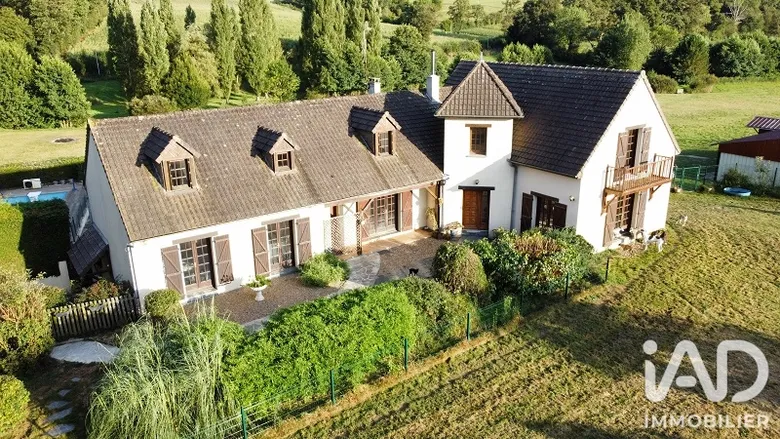 Maison 10 pièces 240 m² · à Rouésse Vassé · 240 m² · 265 000 €