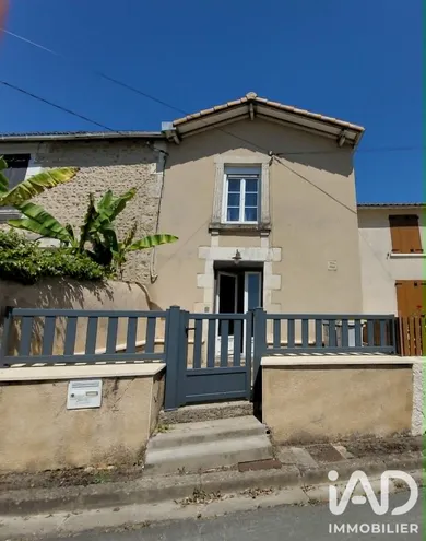 Maison de ville à Ligugé (86240)