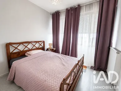 Apartment in Apt (84400)