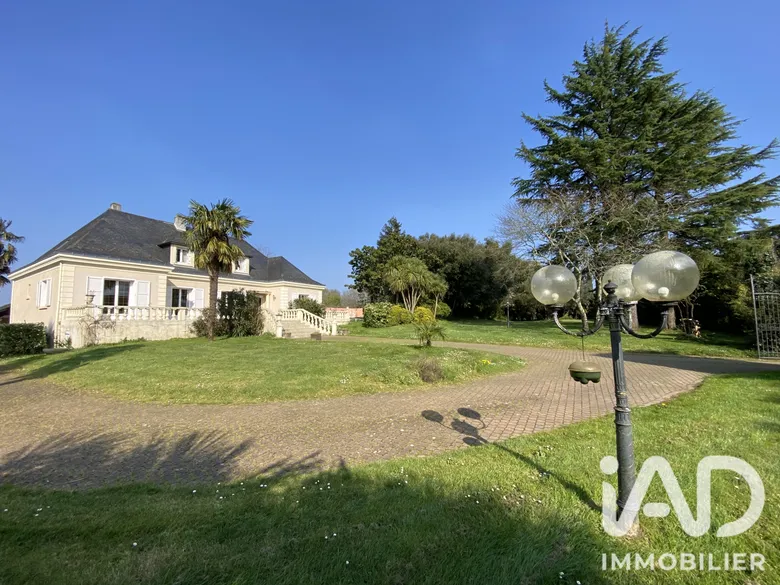 Maison 8 pièces 240 m² · à Carquefou · 240 m² · 688 500 €