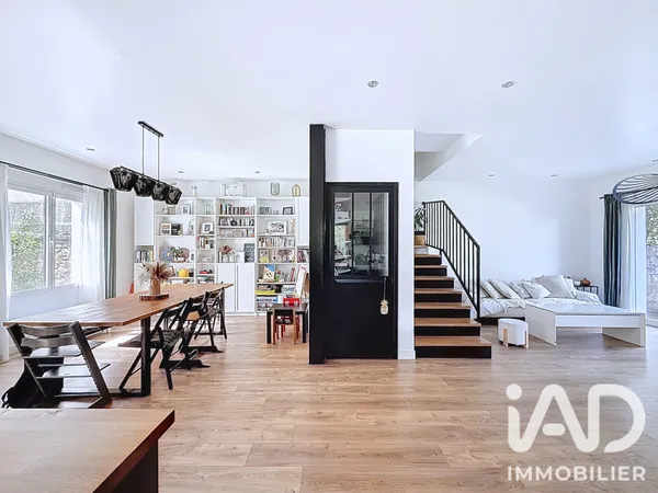 Maison à Le Plessis-Trévise (94420) photo 2