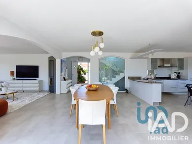Architectural house in Chens-sur-Léman (74140)