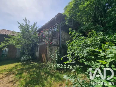 Domain in Marcillac-Lanville (16140)