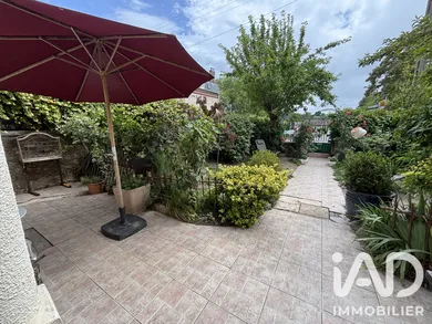 Townhouse in Bernay (27300)