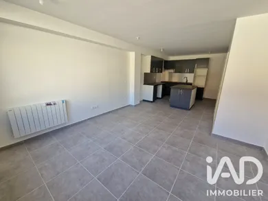 Townhouse in Guignes (77390)