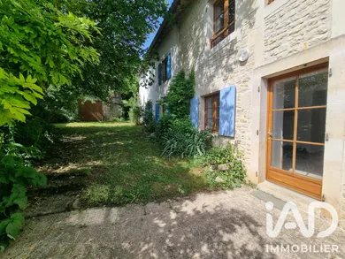 Domain in Marcillac-Lanville (16140)