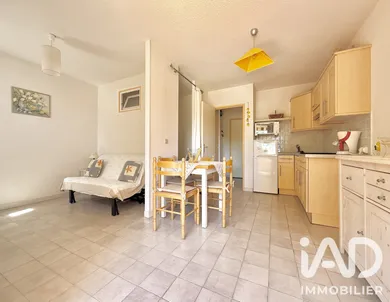 Apartment in Bandol (83150)