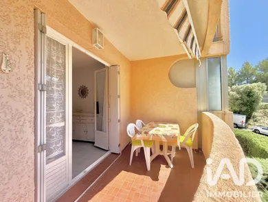 Apartment in Bandol (83150)