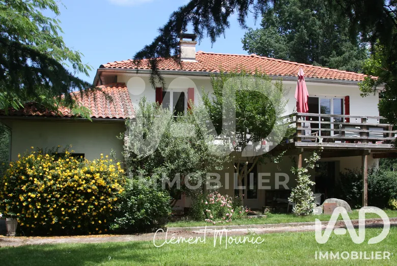 Maison 7 pièces 153 m² · à Tournay · 153 m² · 270 000 €