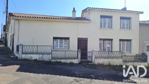 Townhouse in Ruffec (16700)