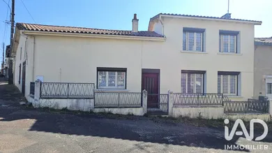 Townhouse in Ruffec (16700)
