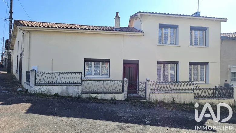 Maison 3 pièces 92 m² · à Ruffec · 92 m² · 134 000 €