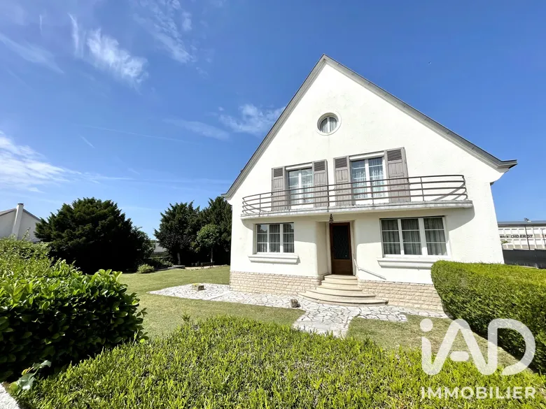 Maison 8 pièces 192 m² · à Saints-Geosmes · 192 m² · 210 000 €