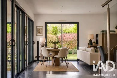 Mansion in Saint-Cyr-sur-Loire (37540)