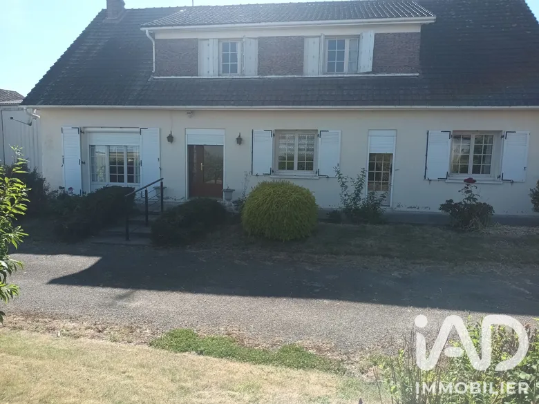 Maison 8 pièces 144 m² · à Sandarville · 144 m² · 258 000 €