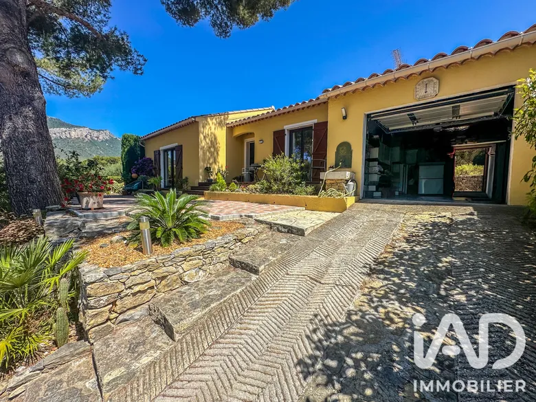 Maison 4 pièces 102 m² · à Le Revest-les-Eaux · 102 m² · 495 000 €