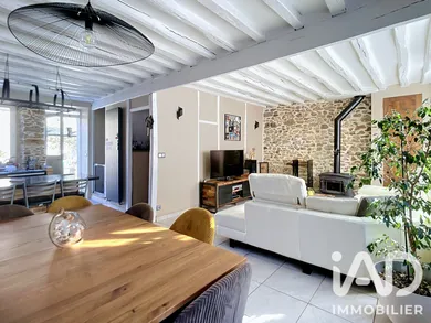 Maison traditionnelle à Ozouer-le-Voulgis (77390)
