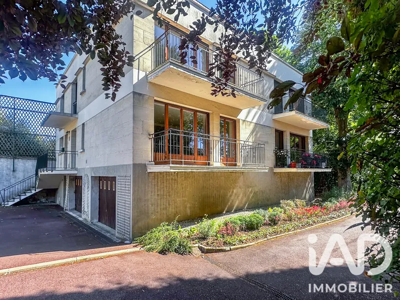 Maison 6 pièces 151 m² · à Saint-Nom-la-Bretèche · 151 m² · 549 000 €