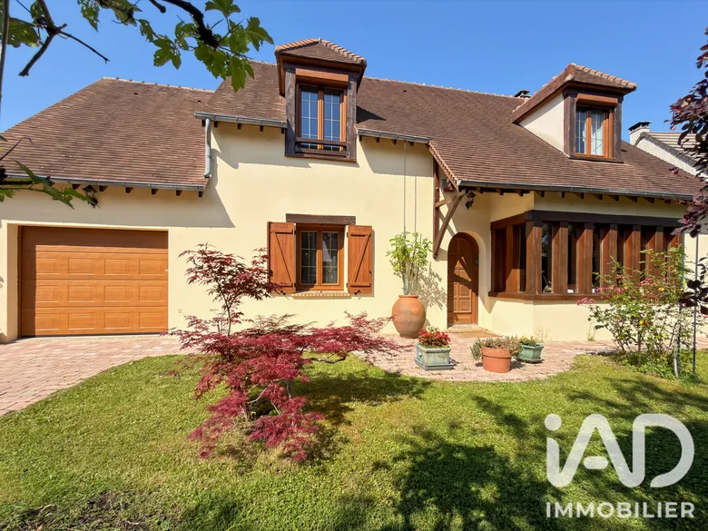 Maison 6 pièces 128 m² · à Émerainville · 127,5 m² · 550 000 €