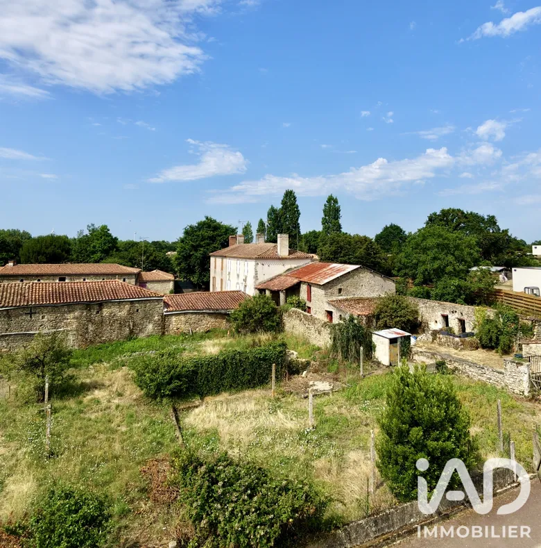 Maison 2 pièces 87 m² · à Beaufou · 87 m² · 112 000 €