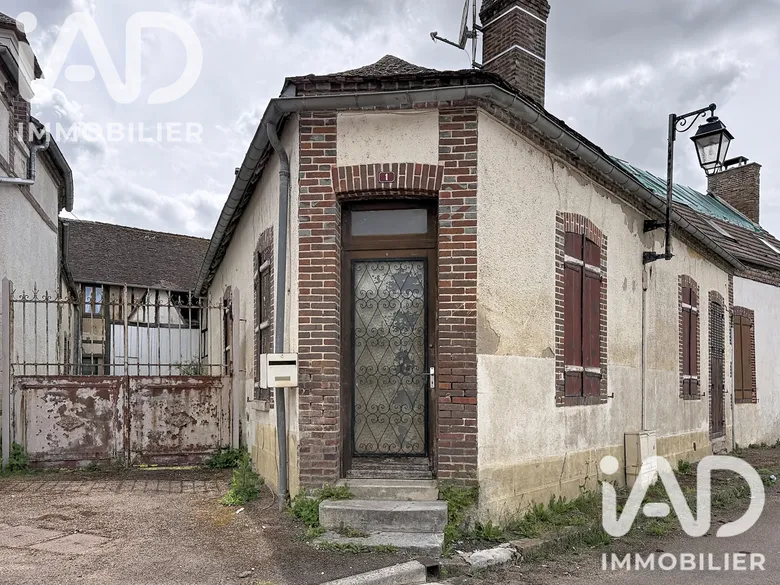 Maison 6 pièces 145 m² · à Grandchamp, Charny-Orée-de-Puisaye · 145 m² · 45 000 €