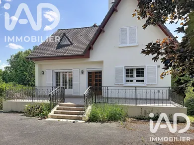 Maison traditionnelle à Château-Renard (45220)