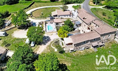 Domaine à Saint-Paulet-de-Caisson (30130)