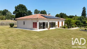 Park home in Les Pins (16260)