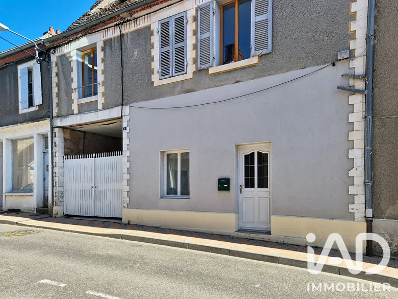 Maison 5 pièces 105 m² · à Lurcy-Lévis · 105 m² · 31 500 €
