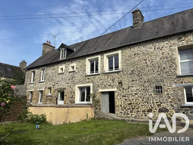 Immeuble à Saint-Pierre-de-Coutances (50200)