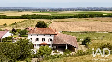 Farm in Lens-Lestang (26210)
