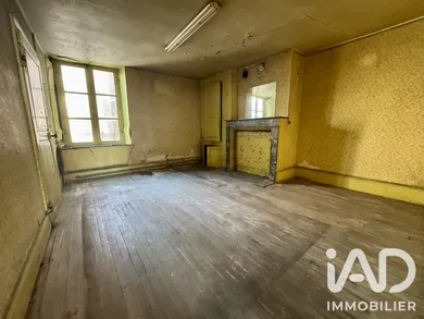 Townhouse in Vouziers (08400)
