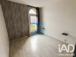 Apartment in Sens (89100)