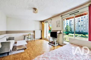 Apartment in Villeurbanne (69100)