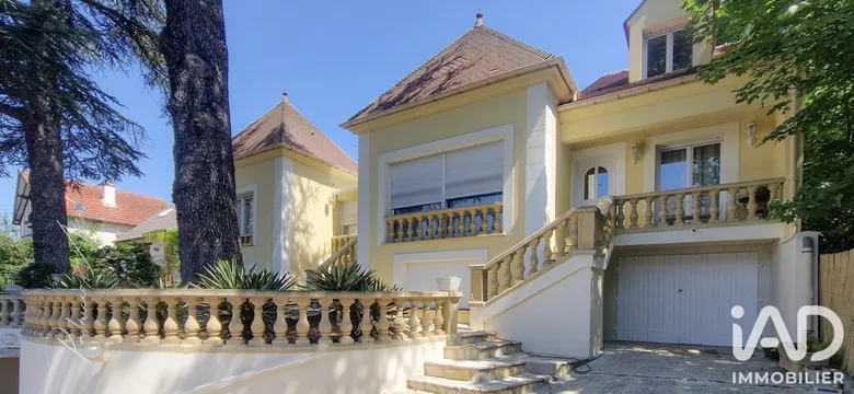 Maison 13 pièces 260 m² · à Melun · 260 m² · 630 000 €