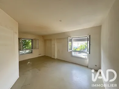 Apartment in Pessac (33600)