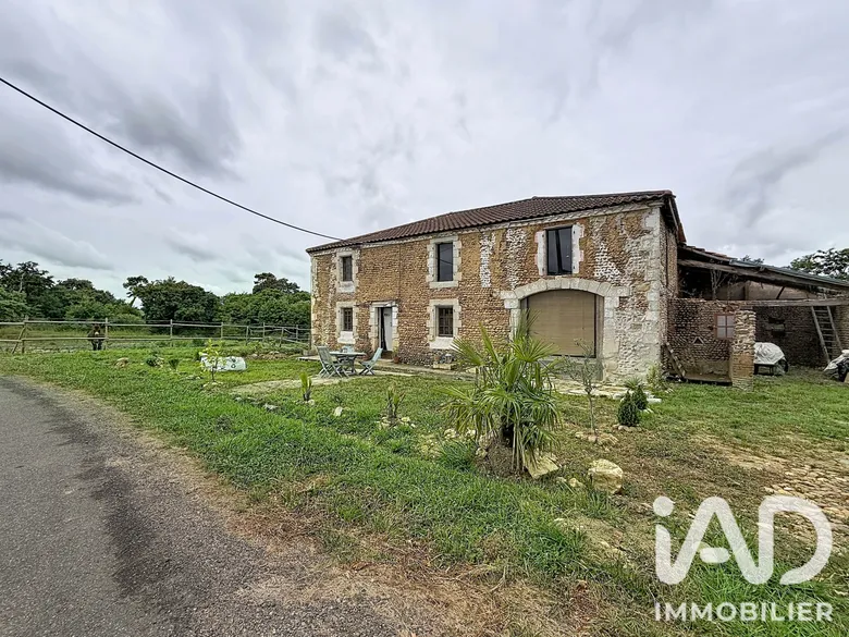 Maison 6 pièces 143 m² · à Bats · 143 m² · 117 000 €