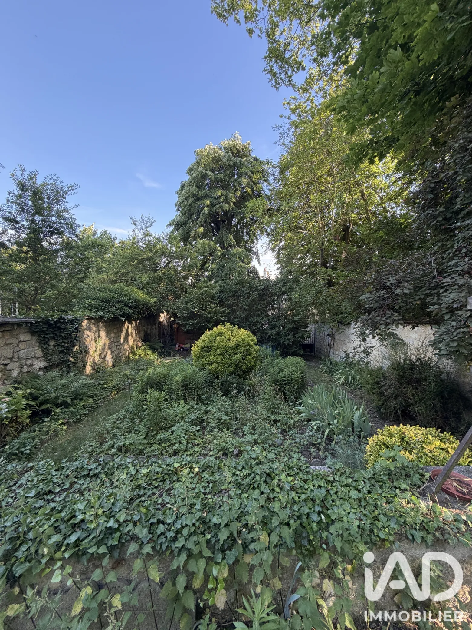 Vente immeuble 300 m² à Auvers-sur-Oise (95430) - 2044151 — 2
