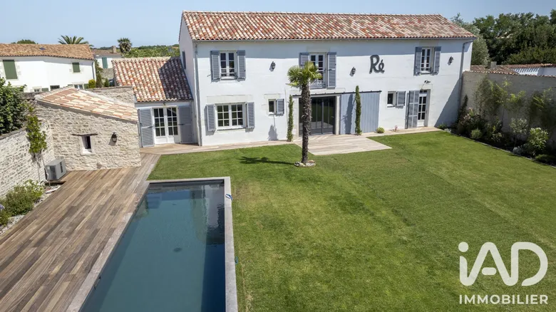 Maison 12 pièces 434 m² · à La Flotte · 434 m² · 3 142 000 €