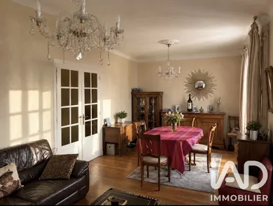 Apartment in Bourg-la-Reine (92340)