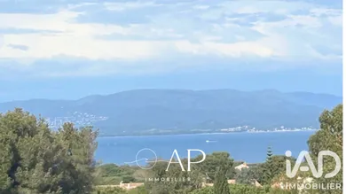 Terrain à Hyères (83400)