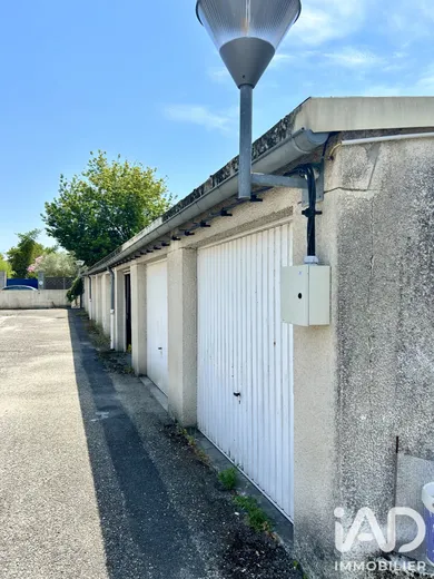 Garage à Bordeaux (33300)