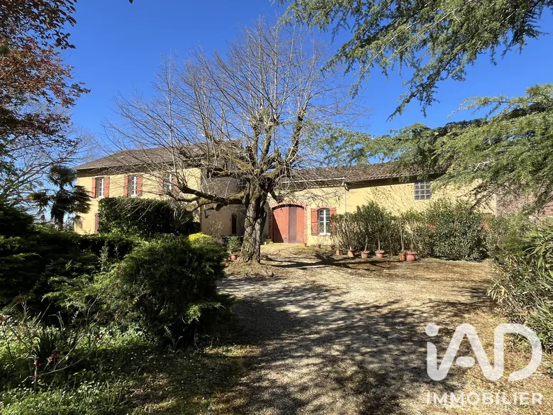 Maison 11 pièces 310 m² · à Manciet · 310 m² · 260 000 €